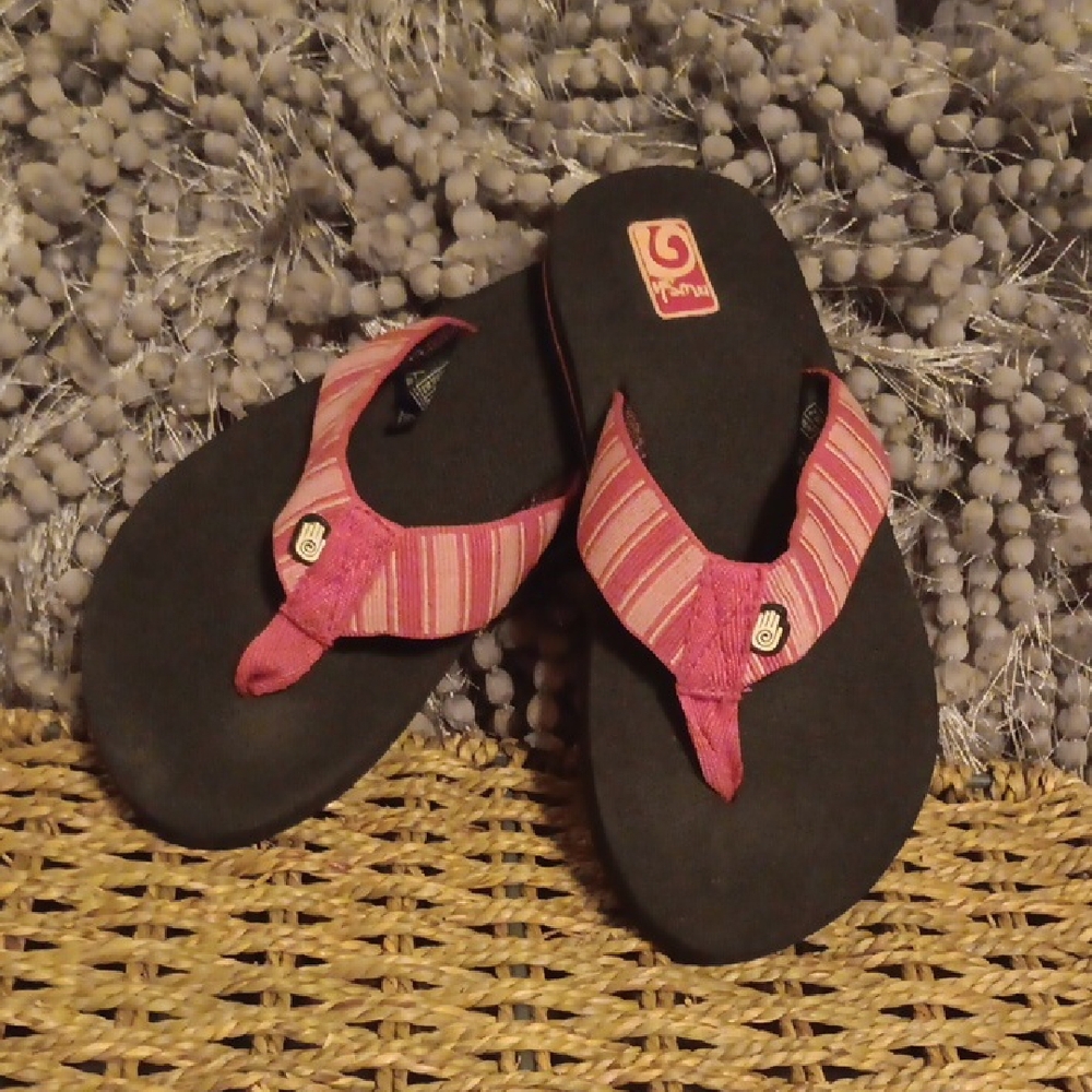 Teva Mush Flip Flops Size 1-Girls